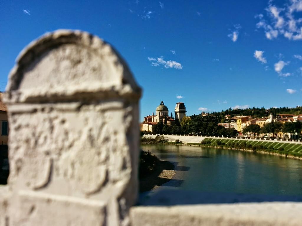Across The River And Into The Trees Verona Exteriér fotografie