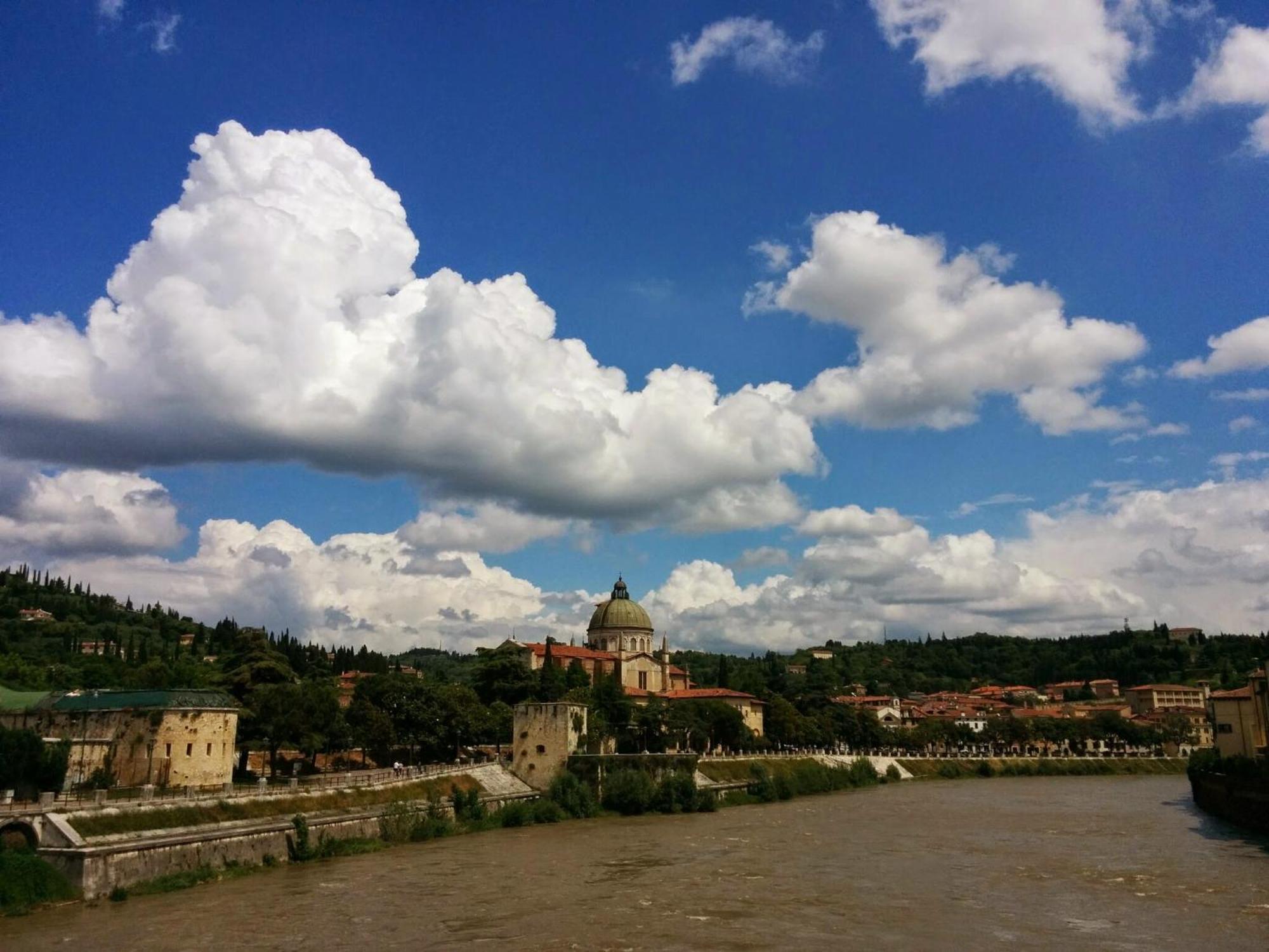 Across The River And Into The Trees Verona Exteriér fotografie