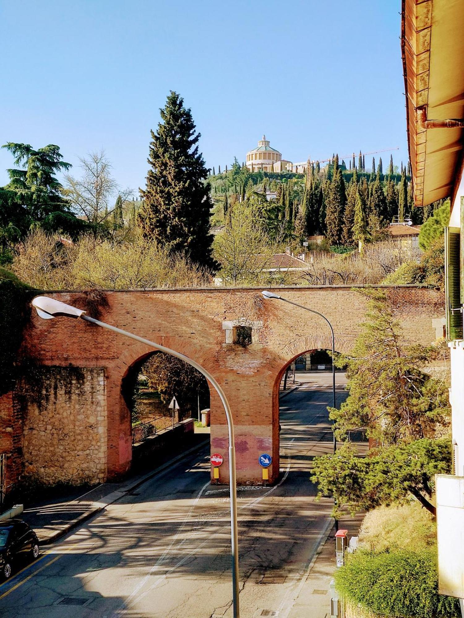 Across The River And Into The Trees Verona Exteriér fotografie